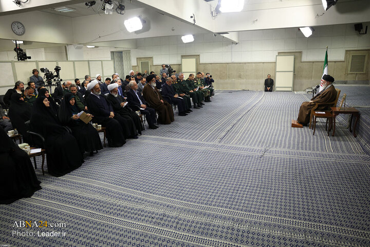 Photos: Imam Khamenei meets officials of Congress of Alborz Province's Martyrs