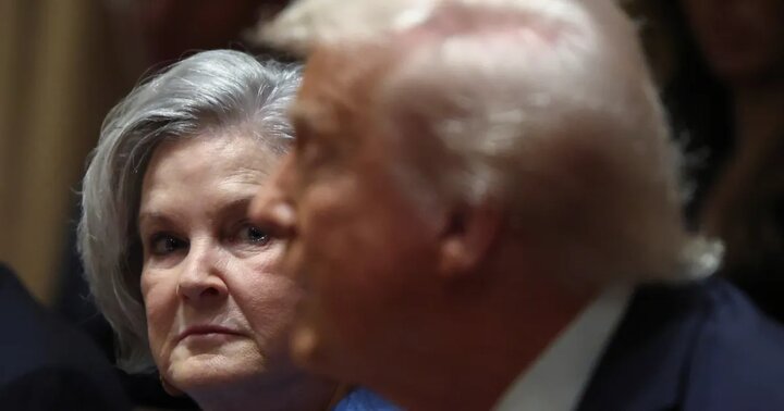 كبيرة موظفي البيت الأبيض تكشف عن توترات داخل إدارة ترامب