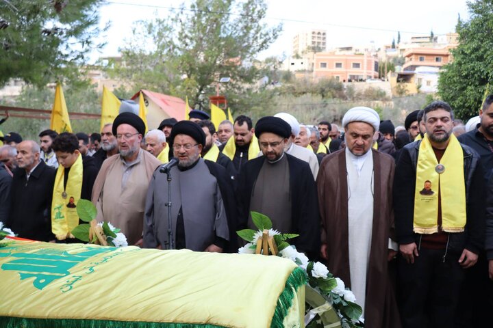حزب الله وجماهير المقاومة يشيّعون الشهيد المجاهد الدكتور زكريا يحيى الحاج في جويا