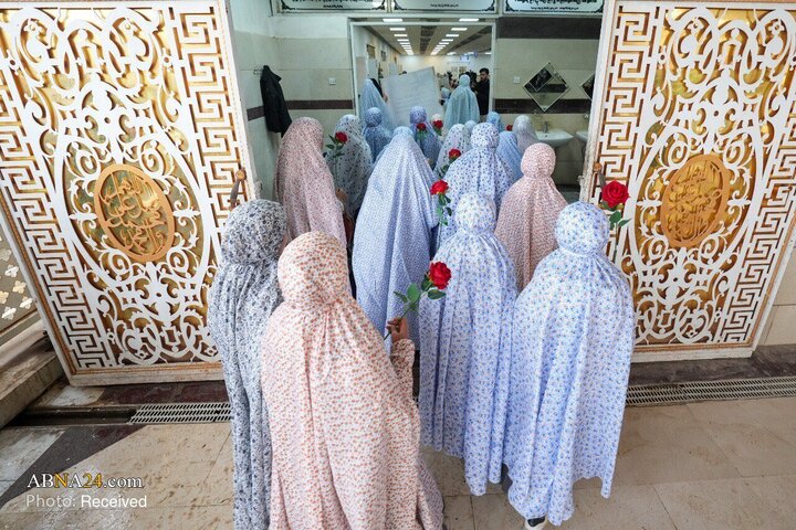 အီရတ် နိုင်ငံ သူသမီးငယ် ထောင်ပေါင်းများစွာသည် အေမာမ်မိုင်းနေ အစ္စကရီရိုင်းန် (အ.စ) ၏ ရောင်ဇာ တော် မြတ်တွင် ဂျန်ရှ်နေသက်လီးဖ်  အခမ်းအနား ကျင်းပ ။ ။ Photos