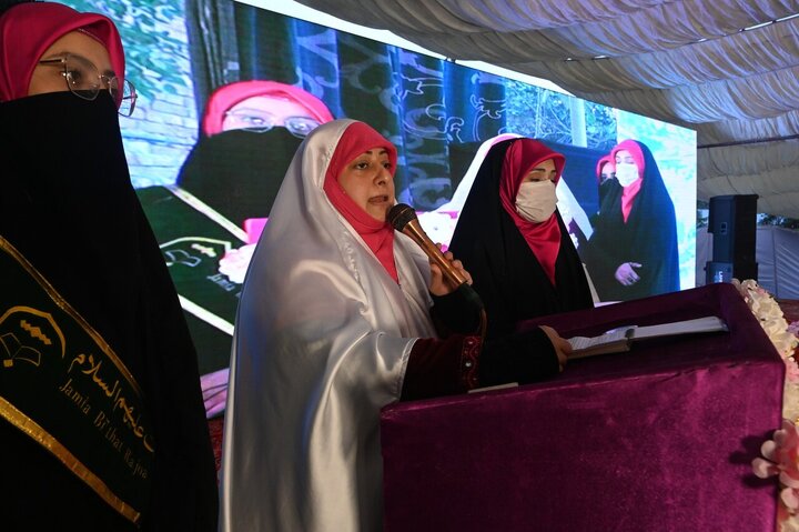 Informe fotográfico | Celebración del aniversario del natalicio de la santísima dama Fátima al-Zahra (la paz sea con ella) en la Yamia Bithat de Chiniot, Pakistán