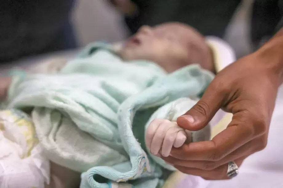 A Two-Week-Old Baby Dies of Hypothermia Amid Harsh Gaza Winter