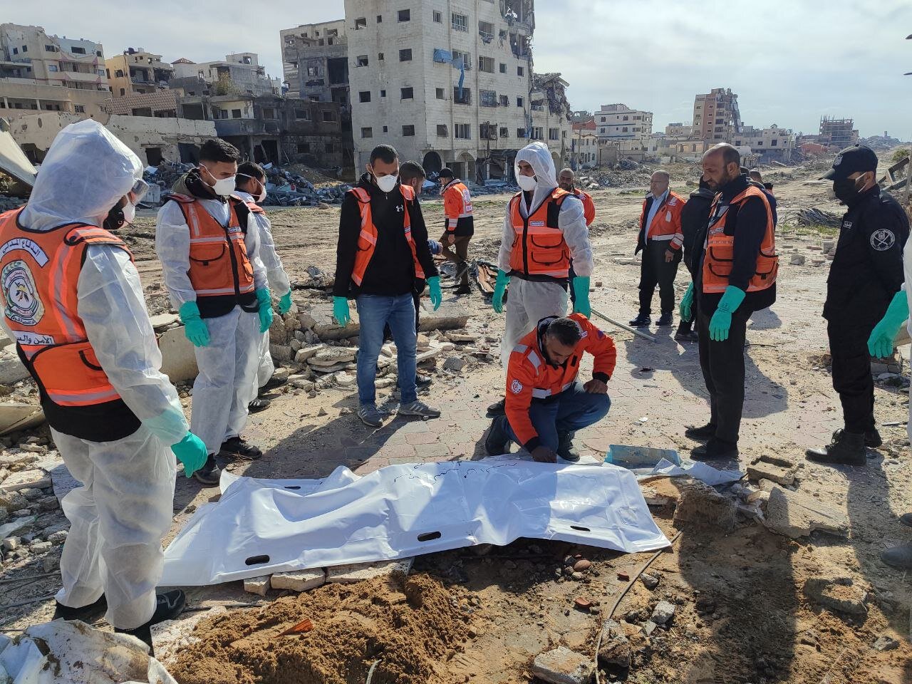 Gaza Civil Defense Recovers 30 Bodies of a Single Family from Rubble
