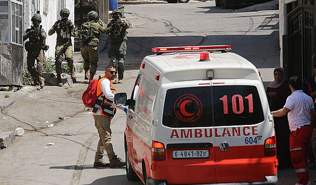 Palestinian Teenager Martyred by Armed Settler in Teqoa