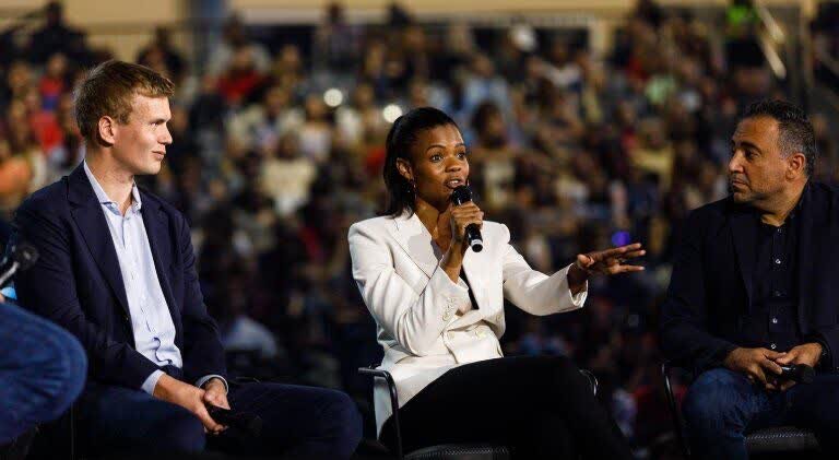 Kapansin-pansing Pahayag ng Isang Kilalang Amerikanong Komentador Tungkol sa Lumalawak na Paglapit ng mga Kabataang Kanluranin sa Islam