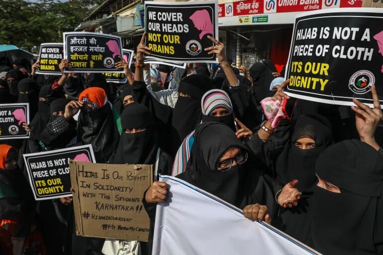 واکنش تند عفو بین‌الملل به اقدام تحقیرآمیز مقام هندی علیه زن مسلمان