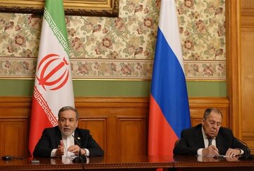 ایران یورینیم افزودگی کا حق رکھتا ہے، لاوروف / یورپی ٹرائیکا مزید بات چیت کی صلاحیت نہیں رکھتا، عراقچی