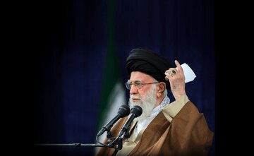 دنیا کا سب سے زیادہ قابل نفرت شخص، رہبر معظم کی نگاہ میں + تصاویر