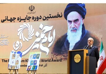 امام خمینی(ره) بارها فرمودند اگر مردم از ما رو برگردانند، از انقلاب و دین چیزی نخواهد ماند