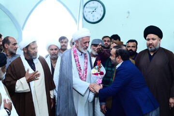 گزارش تصویری | حضور روحانی شیعه ایرانی در جمع شیعیان شهر «فیصل‌آباد» پاکستان