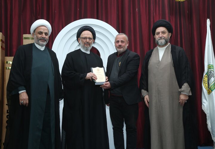 تقرير مصور/ السيد فضل الله يتفقد معرض الكتاب النسوي في بلدة جوبا اللبنانية ويلقي كلمة