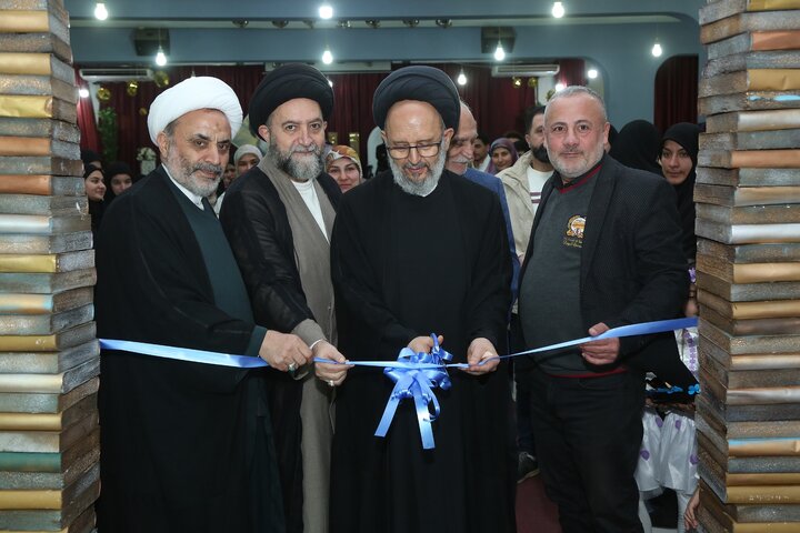 تقرير مصور/ السيد فضل الله يتفقد معرض الكتاب النسوي في بلدة جوبا اللبنانية ويلقي كلمة