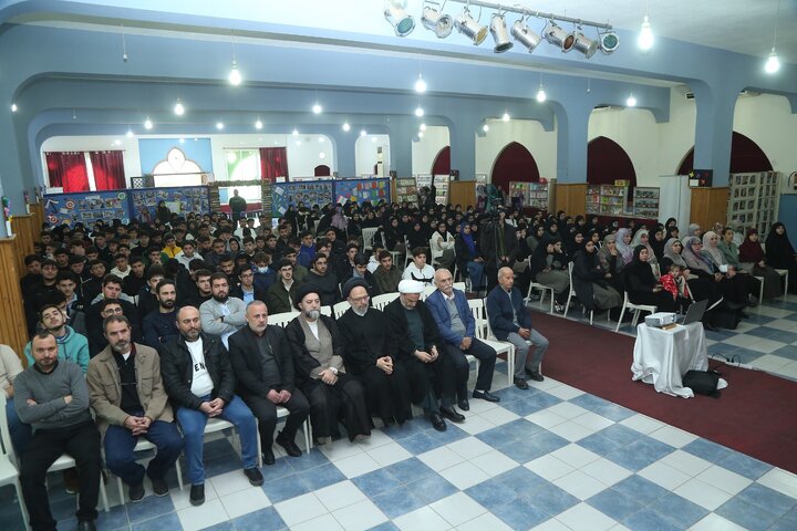 تقرير مصور/ السيد فضل الله يتفقد معرض الكتاب النسوي في بلدة جوبا اللبنانية ويلقي كلمة