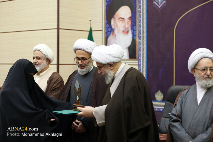 Photos (2): Unveiling of 50 Research Works by AhlulBayt World Assembly on Lifestyle, Shia Status Studies, Translation