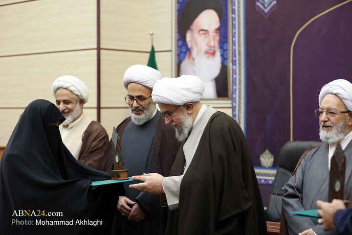 Photos (2): Unveiling of 50 Research Works by AhlulBayt World Assembly on Lifestyle, Shia Status Studies, Translation