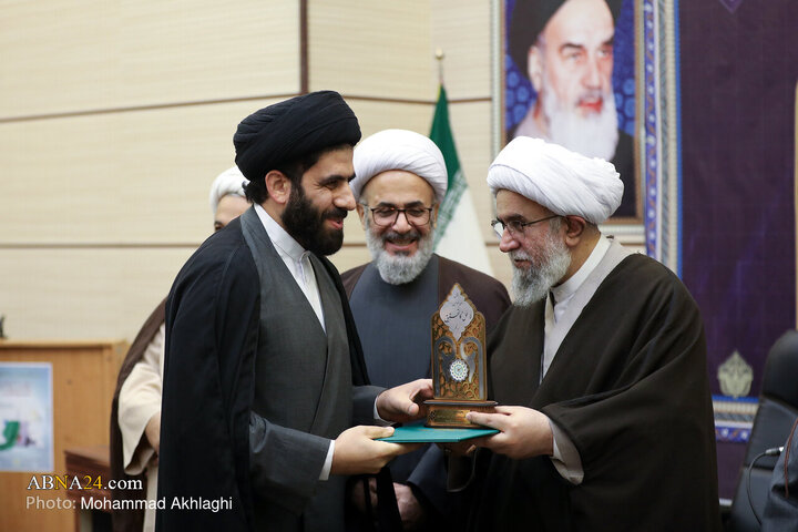 Photos (2): Unveiling of 50 Research Works by AhlulBayt World Assembly on Lifestyle, Shia Status Studies, Translation