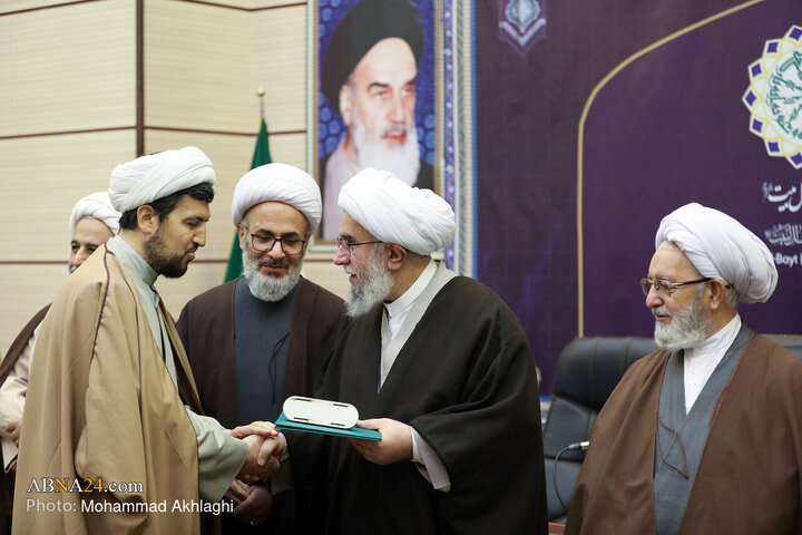 Photos (2): Unveiling of 50 Research Works by AhlulBayt World Assembly on Lifestyle, Shia Status Studies, Translation