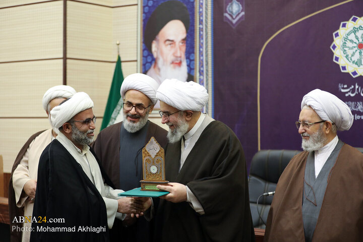 Photos (2): Unveiling of 50 Research Works by AhlulBayt World Assembly on Lifestyle, Shia Status Studies, Translation