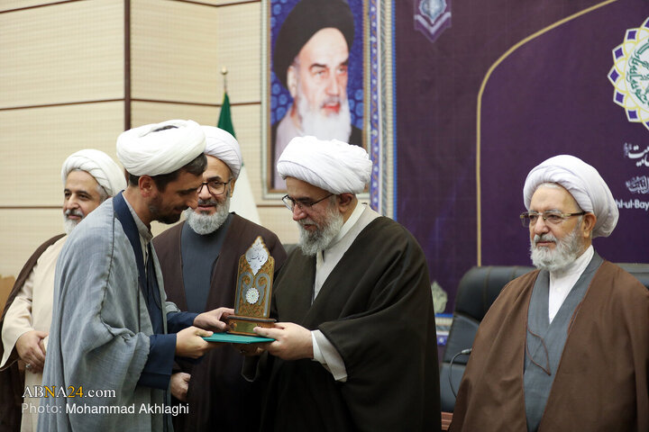 Photos (2): Unveiling of 50 Research Works by AhlulBayt World Assembly on Lifestyle, Shia Status Studies, Translation