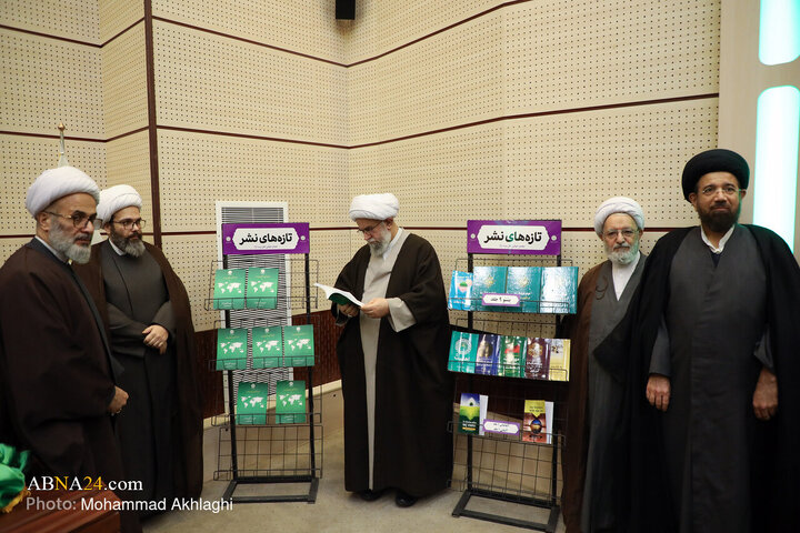Photos (2): Unveiling of 50 Research Works by AhlulBayt World Assembly on Lifestyle, Shia Status Studies, Translation