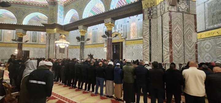 مشاهد من إقامة صلاة فجر اليوم في المسجد الأقصى المبارك