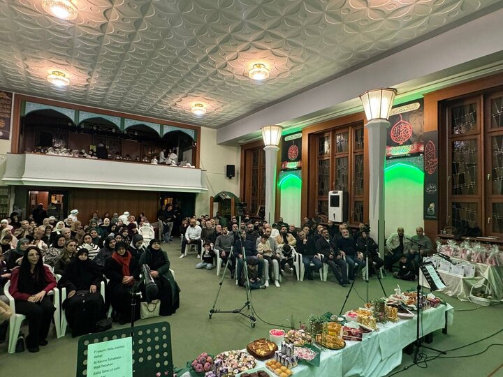 تقرير مصور/ مركز الإمام موسى الصدر يقيم حفلا خاصا بالفتيات اللاتي بلغن سن التكليف في برلين الألمانية