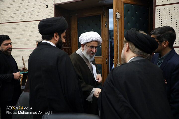 Informe fotográfico | Presentación de 50 obras de investigación de la Asamblea Mundial de Ahlul Bayt (PB) sobre estilo de vida, estudios sobre el estatus shií y traducción