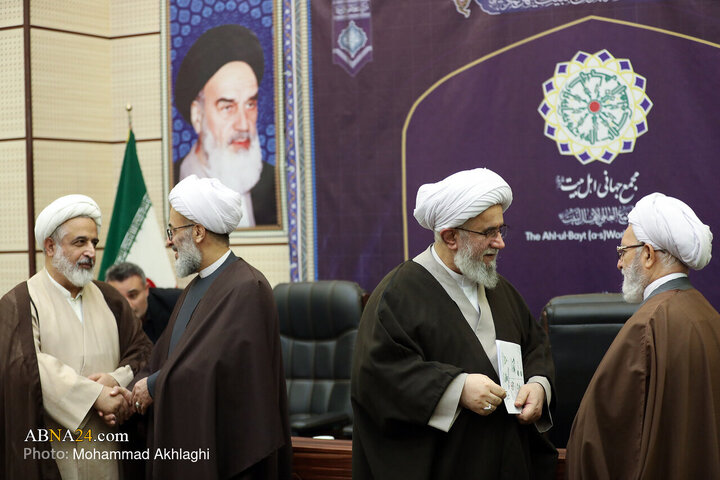 Informe fotográfico | Presentación de 50 obras de investigación de la Asamblea Mundial de Ahlul Bayt (PB) sobre estilo de vida, estudios sobre el estatus shií y traducción