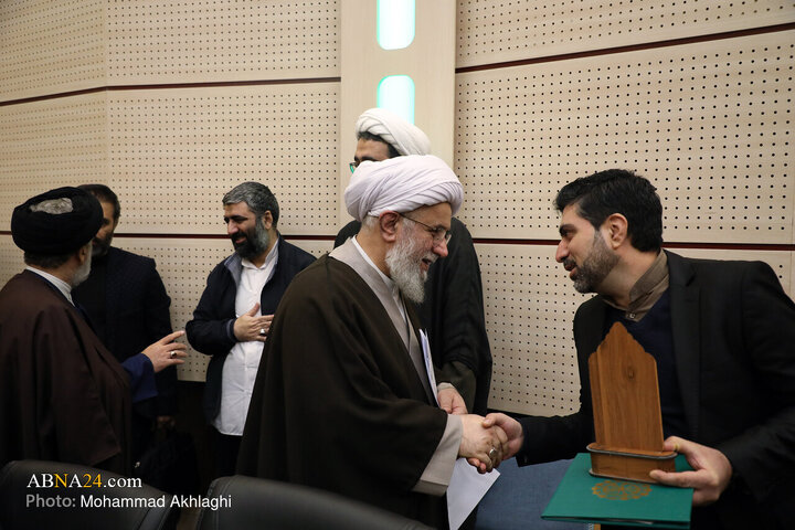 Informe fotográfico | Presentación de 50 obras de investigación de la Asamblea Mundial de Ahlul Bayt (PB) sobre estilo de vida, estudios sobre el estatus shií y traducción