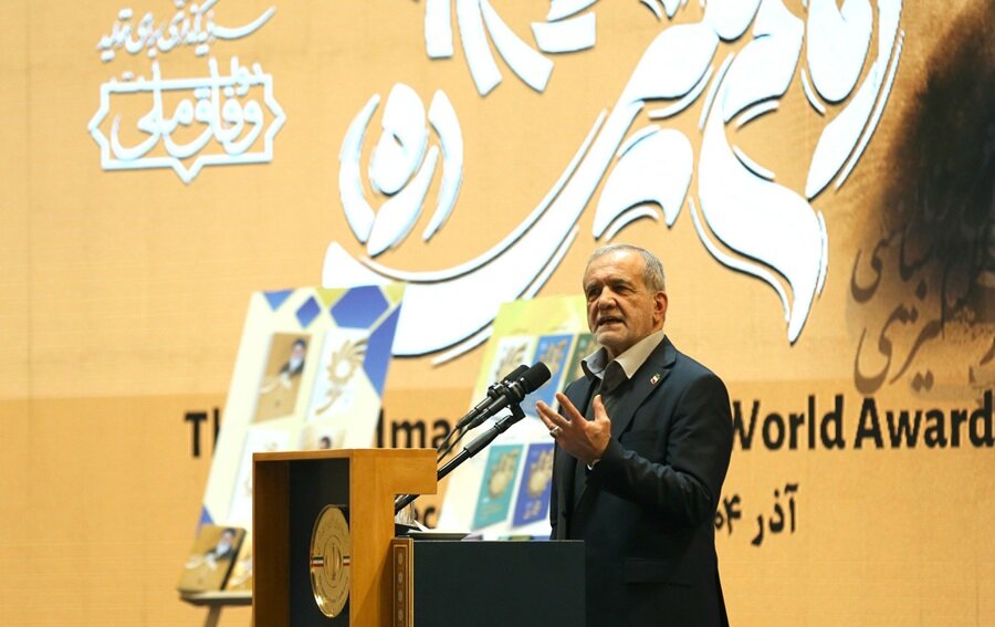 امام خمینی اتحاد کے علمبردار تھے، اگر مسلمان متحد ہو جائیں تو کوئی طاقت انہیں کمزور نہیں کر سکتی:ایرانی صدر