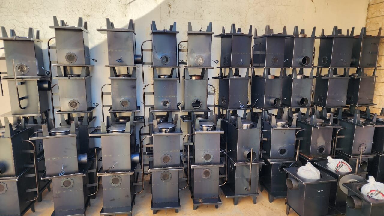 تقرير مصور/ العتبة الحسينية تجهز العوائل السورية النازحة في لبنان بسلال غذائية ومواد عينية ووقود