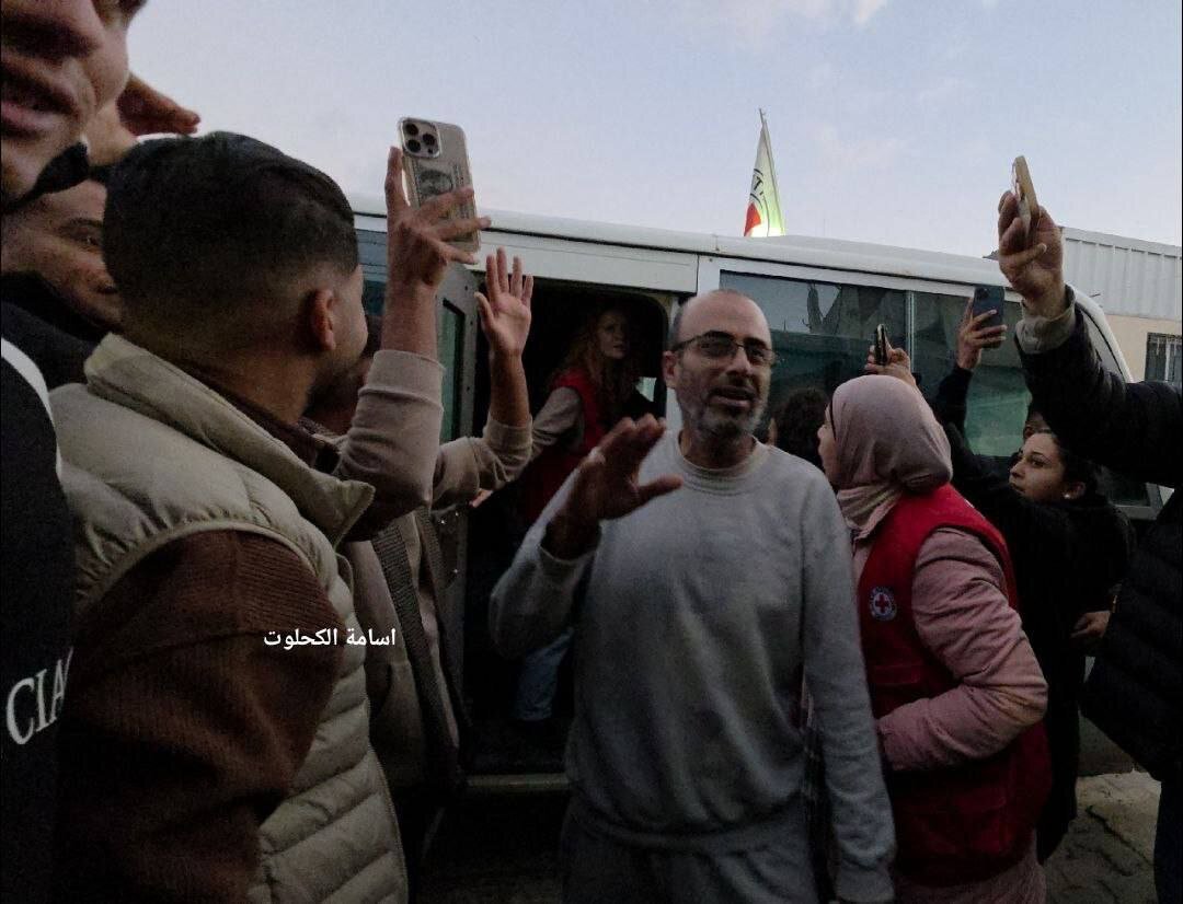 Eleven Palestinian detainees released, arrive at Gaza hospital in poor health
