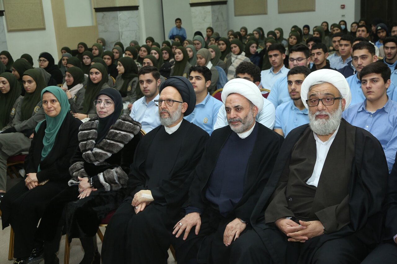 السيد فضل الله يحذر الطلاب والطالبات من التضليل وزعزعة الثوابت عبر التشكيك بالقيم والمبادئ الإسلامية