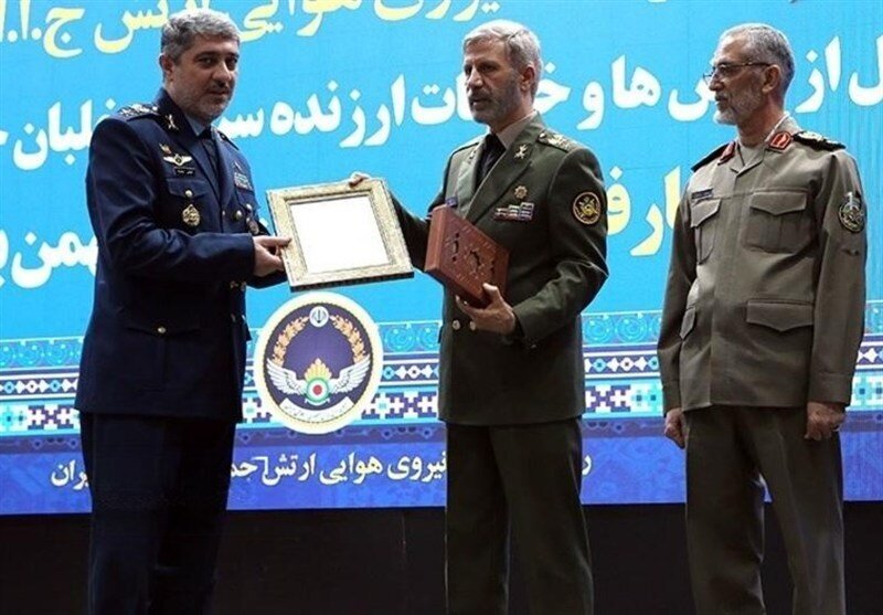 Supreme Leader Appoints New Commanders of Iran Air Force