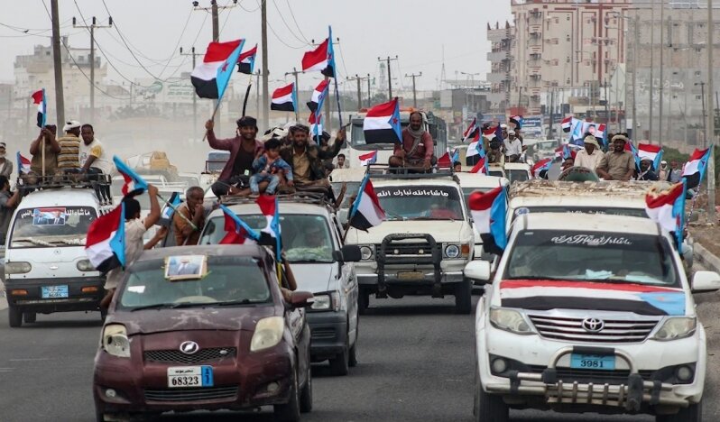 Yemen’de Yeni Müdahale Hamlesi: ABD Ve İngiltere Sahneyi Güney Geçiş Konseyi Lehine Yeniden Kuruyor