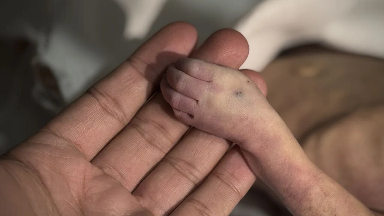 Gazze'de şiddetli soğuk nedeniyle bir aylık bebek şehit oldu