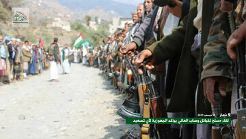 قبائل يمنية في محافظة ذمار تنظم وقفة تنديد بالإساءة للقرآن الكريم