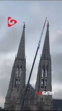 Video | Ang Watawat ng Palestina na Iwinawagayway sa Tuktok ng mga Tore ng Katedral ng Vienna sa Austria