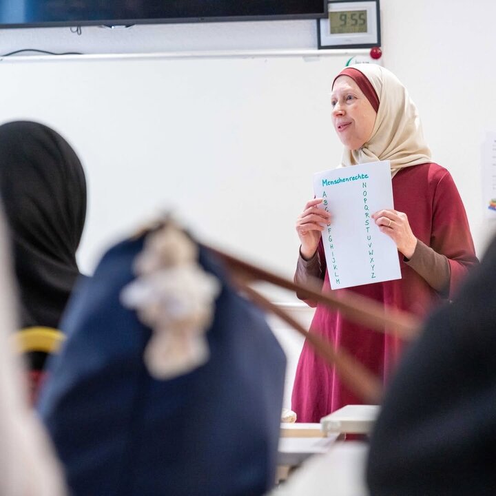 تقرير مصور/ إقامة ورشة تعليمية في المدرسة الإسلامية بفيينا بمناسبة يوم حقوق الإنسان