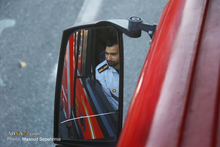 تشییع پیکر شهید آتش نشان صالح امانی در تبریز