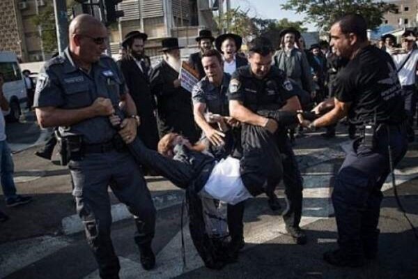 သိမ်းပိုက်ထားသော ဂျေရုဆလင် တွင် အဓိကရုဏ်းများ အတွင်း ဇီယွန်ဝါဒီများ ပဋိပက္ခဖြစ်ပွား၊ ရဲအရာရှိ ၁၀ ဦး ဒဏ်ရာရရှိ + ဗီဒီယို