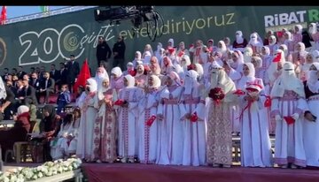 Video | Ipinagdiwang ang kasalan ng 406 na mag-asawang Palestino sa gitna ng mga guho ng Gaza