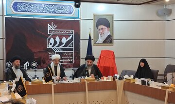 قدرت‌های استعماری از ابزار شعر برای پیشبرد اهداف خود استفاده می‌کنند