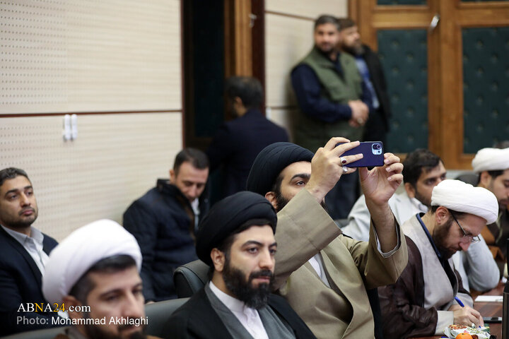 Photos (2): Unveiling ceremony of Encyclopedia of Shia teachings held at AhlulBayt World Assembly