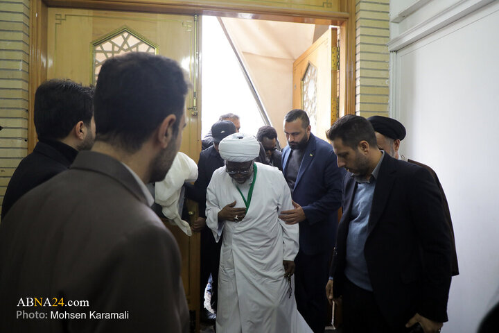 Photos: Sheikh Zakzaky visits Hazrat Masoumeh Holy Shrine
