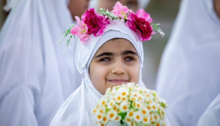 تقرير مصور/ العتبة الحسينية تقيم حفل تتويج الفتيات اللواتي بلغن سن التكليف في صحن الإمام الحسين(ع)