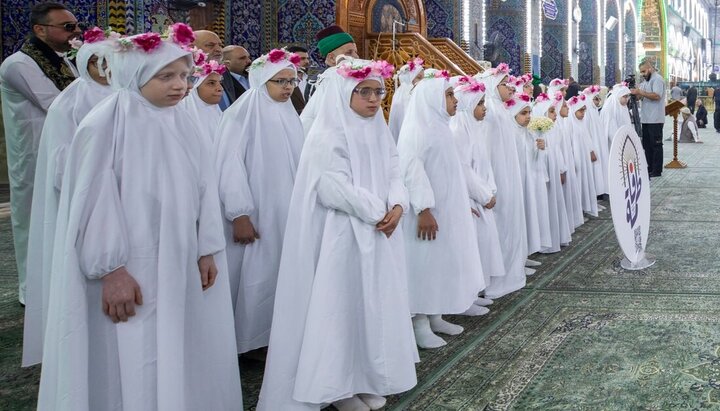 تقرير مصور/ العتبة الحسينية تقيم حفل تتويج الفتيات اللواتي بلغن سن التكليف في صحن الإمام الحسين(ع)