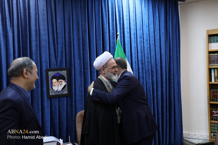 غلامرضا نوری قزلجه، وزیر جهاد کشاورزی در جریان سفر خود به قم پنج‌شنبه (۲۷ آذر ۱۴۰۴) به همراه جمعی از مدیران و معاونان وزارت جهاد کشاورزی، با آیت‌الله علیرضا اعرافی مدیر حوزه‌های علمیه کشور دیدار و گفت‌وگو کرد.