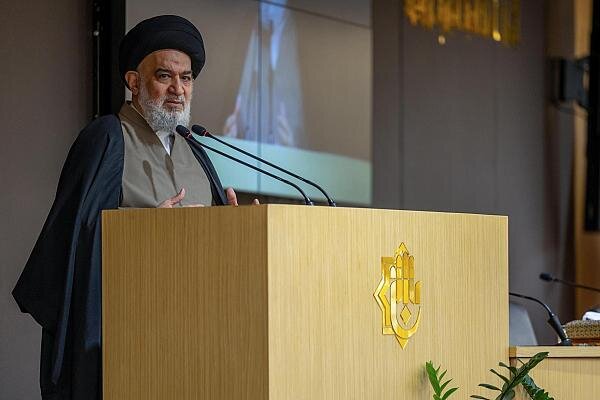  السيد الصافي يدعو الشباب إلى الثبات أمام الانفتاح الثقافيّ واستشارة أهل الخبرة