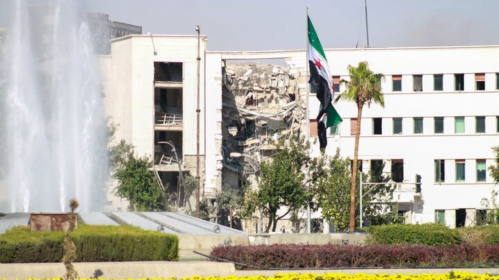 Réaction du régime de Jolani aux bombardements américains sur des dizaines de sites en Syrie